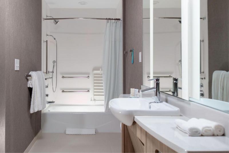 King Suite with Sofa Bed image 3