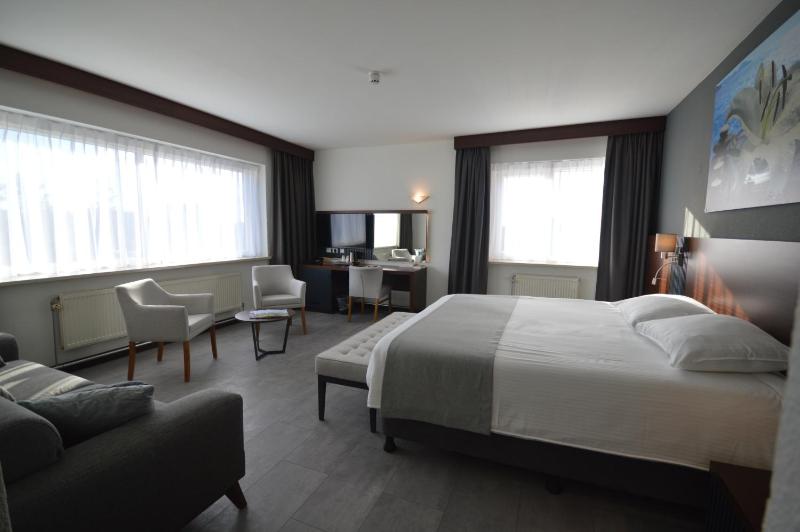 Superior Suite image 4