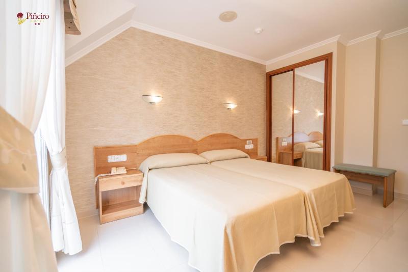 Double or Twin Room image 3