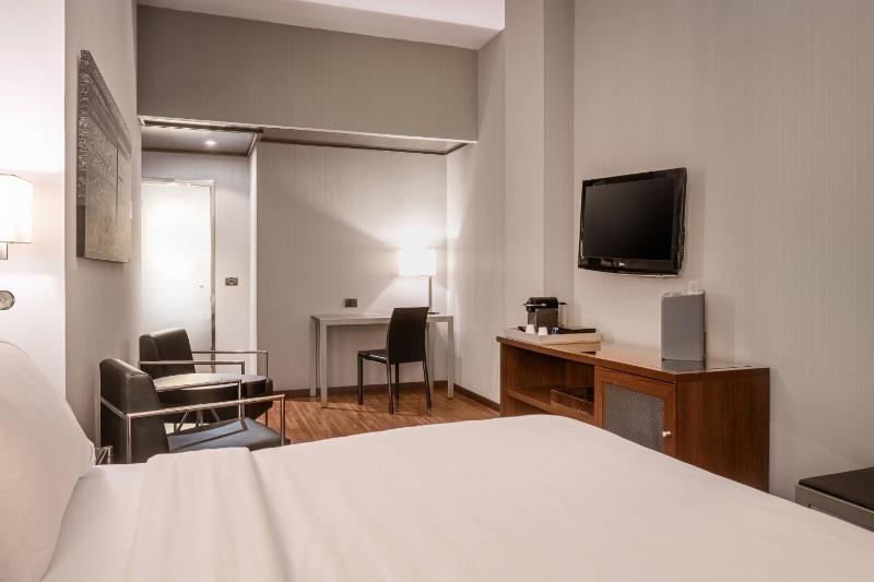 Superior Double Room image 3