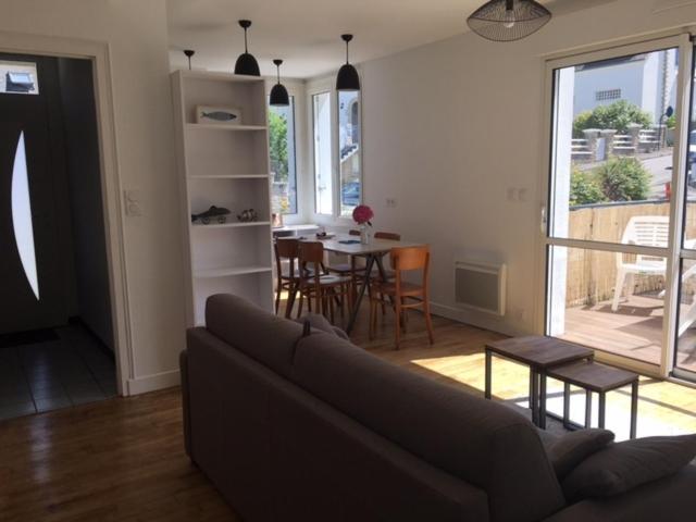 Apartment with Shower image 1