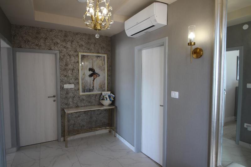 Two-Bedroom Apartment with Terrace and Sea View image 2