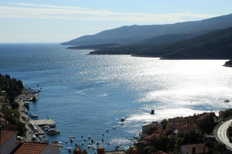 Two-Bedroom Apartment with Terrace and Sea View image 3