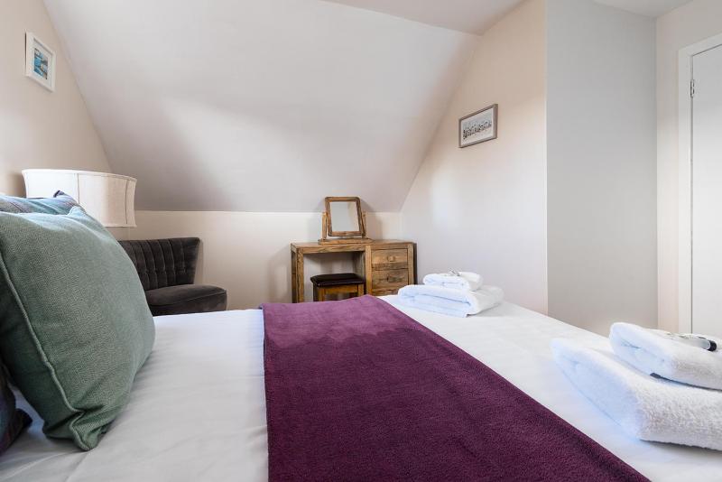Two-Bedroom Cottage image 3