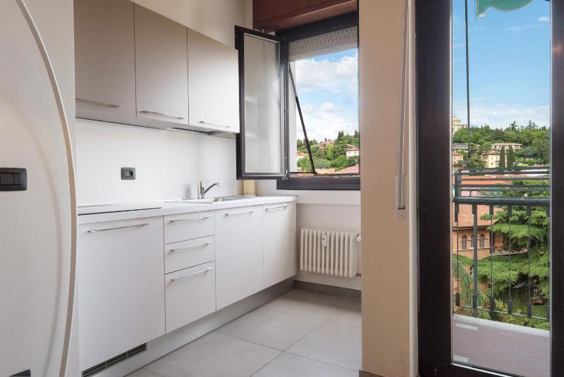 Flats4Rent Alessia - image 10