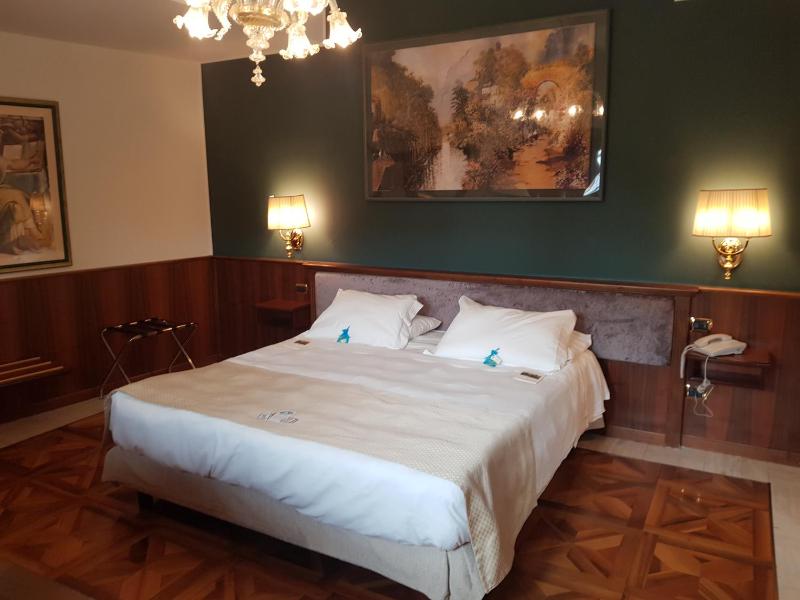 Family Room (2 Adults + 2 Children) image 4