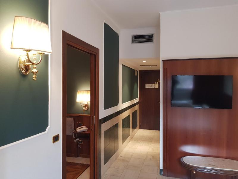 Family Room (2 Adults + 2 Children) image 3