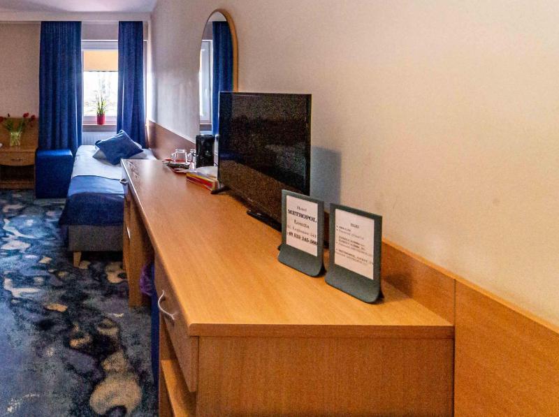 Small Single Room image 3