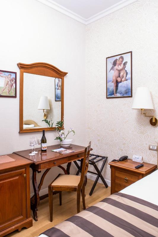 Single Room with Bath image 4