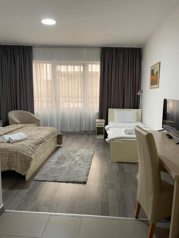 Basic Triple Room image 3