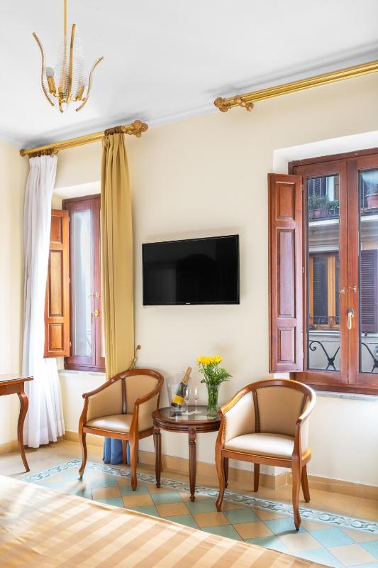 Superior Double Room image 3