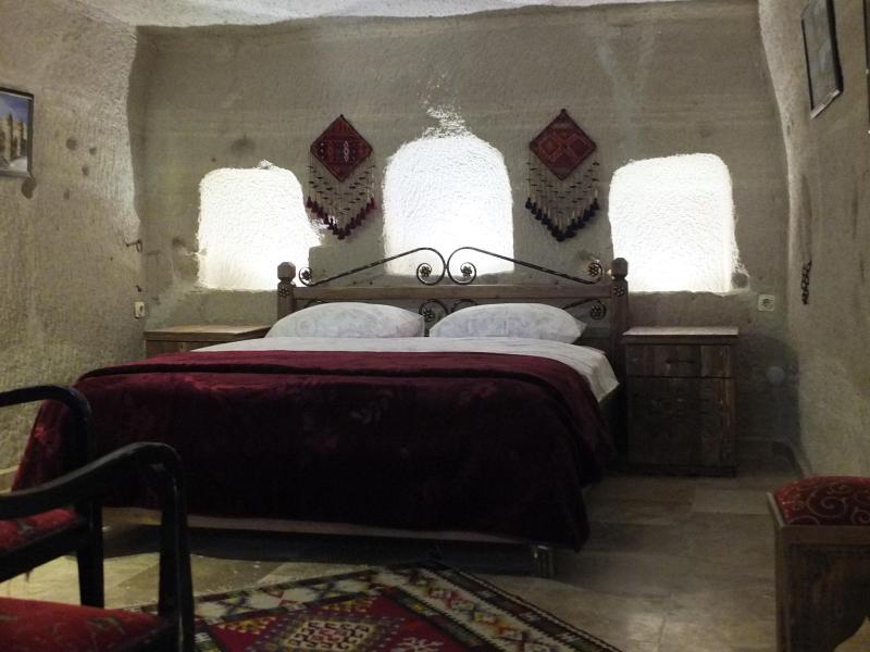 Deluxe Room image 3
