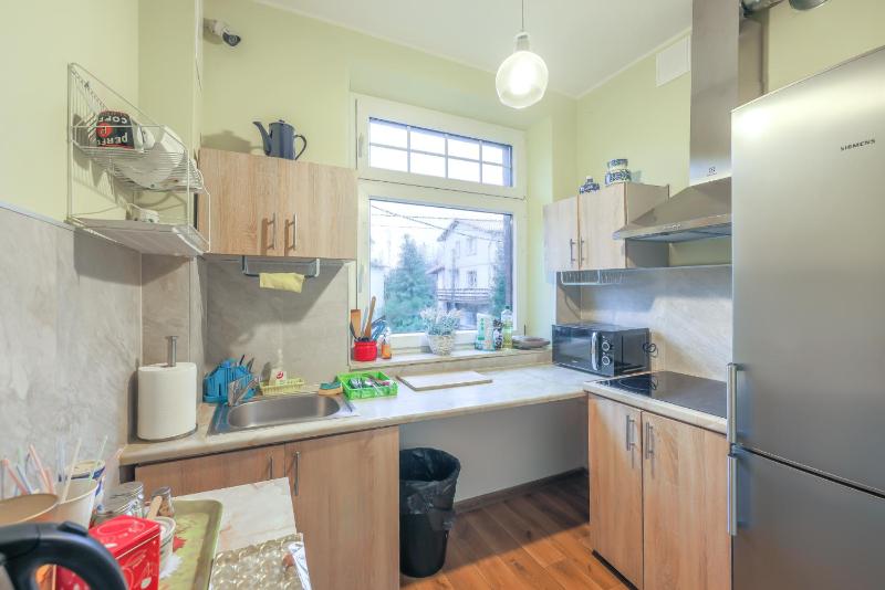 Standard Single Room with Shared Bathroom image 3