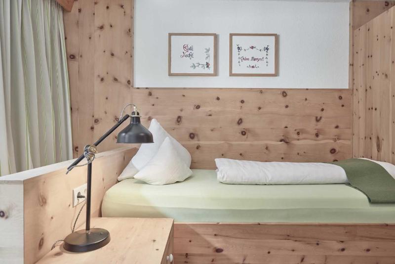Standard Single Room image 4