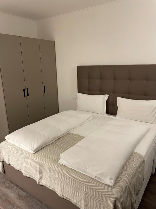 One-Bedroom Apartment image 1