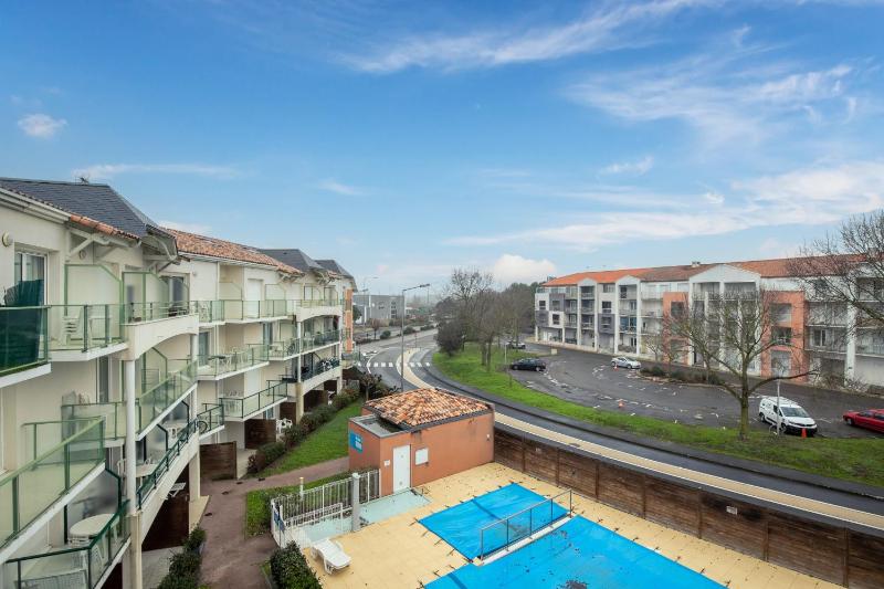 200m du port - Appart 4 pers piscine terrasse - image 6