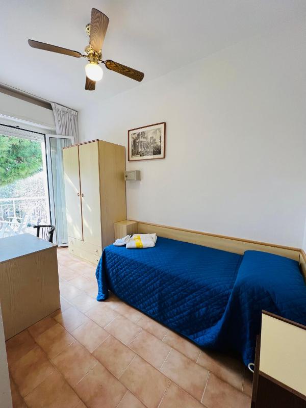 Hotel Villa dei Fiori - sul mare con piscina - image 13