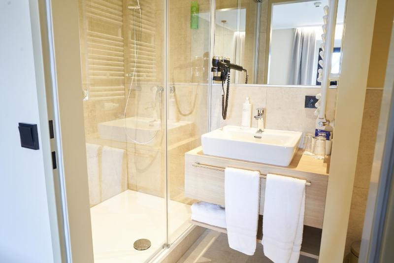 Double Room image 1