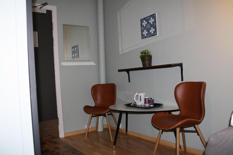 Twin Room image 4