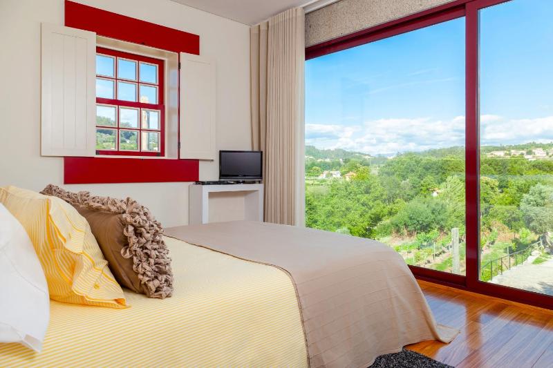 One-Bedroom Apartment image 1