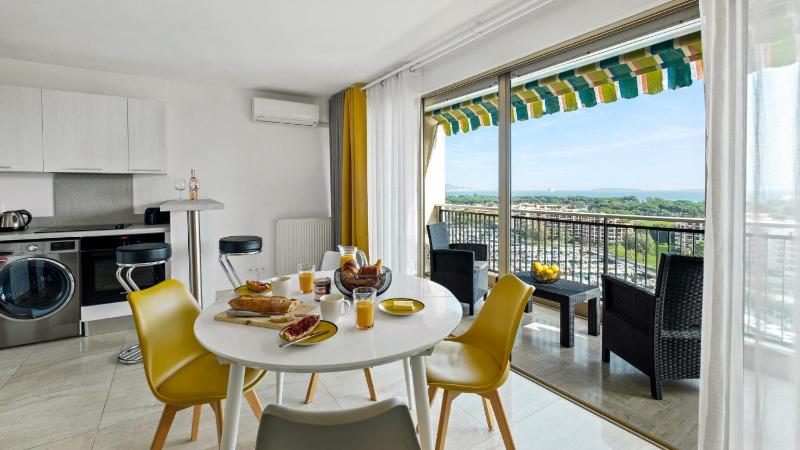 Cannes Marina Appart Hotel Mandelieu - image 10