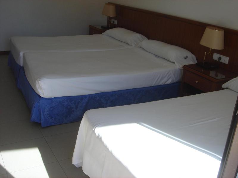 Triple Room (3 Adults) image 4