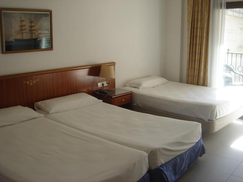 Triple Room (3 Adults) image 3