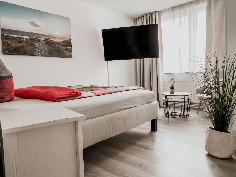 Apartment über WHV in Toplage 3OG Images