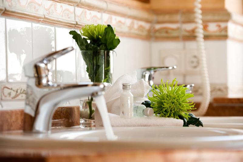 Suite with Balcony image 3