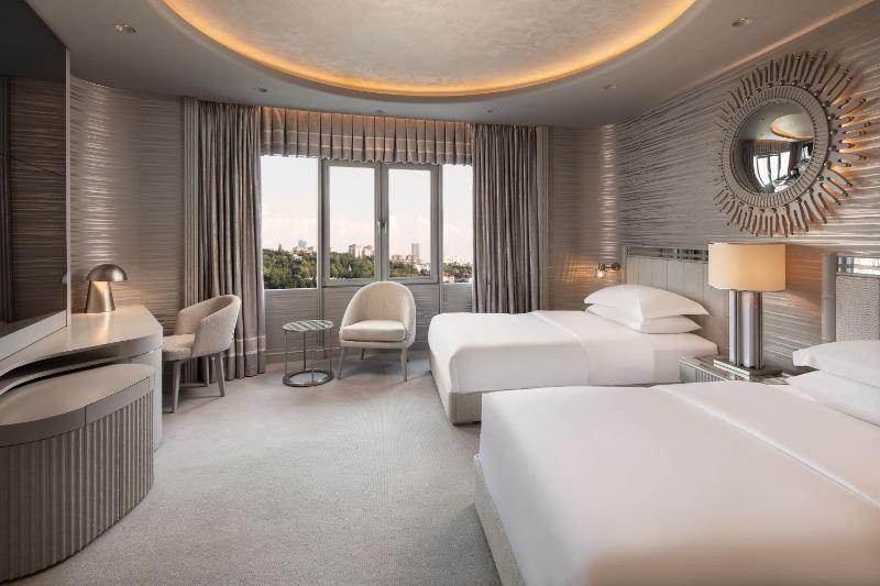 Premium Club Twin Room with Club Lounge Access image 1