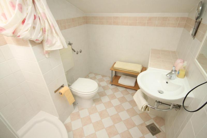 Apartments with parking space Makarska - 20700 - image 30