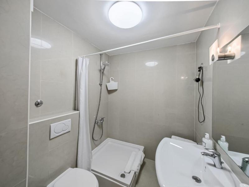 Apartments with parking space Makarska - 20700 - image 2