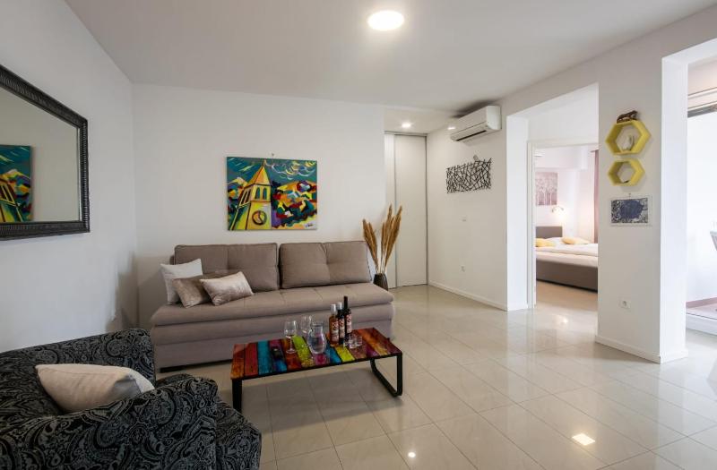 Apartments with parking space Makarska - 20700 - image 17