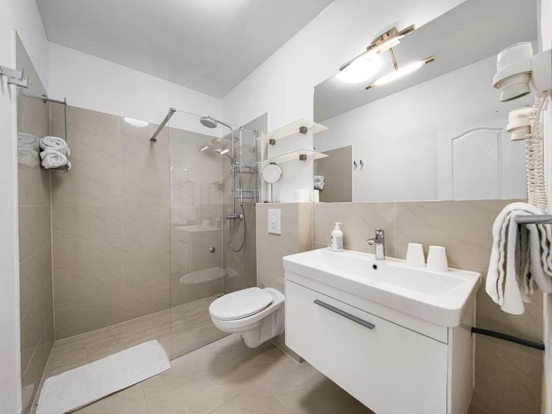 Apartments with parking space Makarska - 20700 - image 24