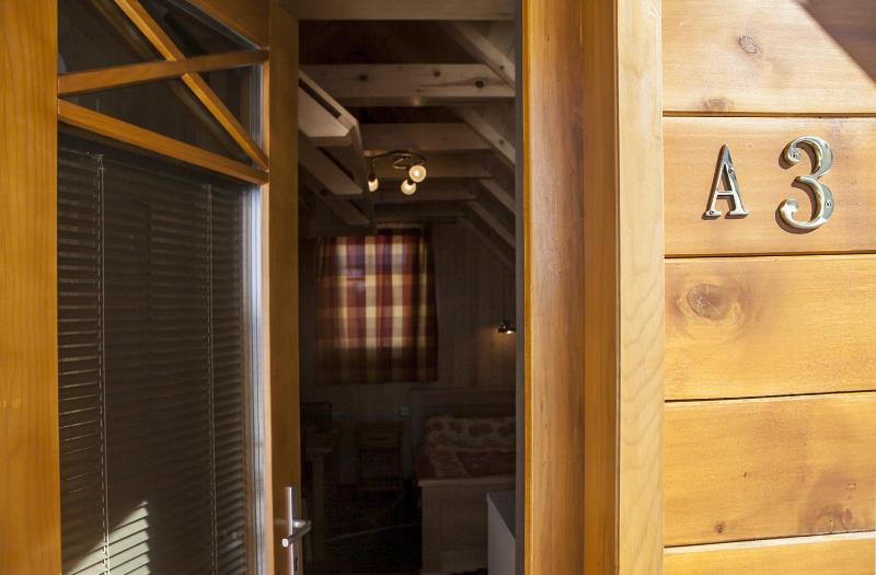 One-Bedroom Bungalow A3 image 3