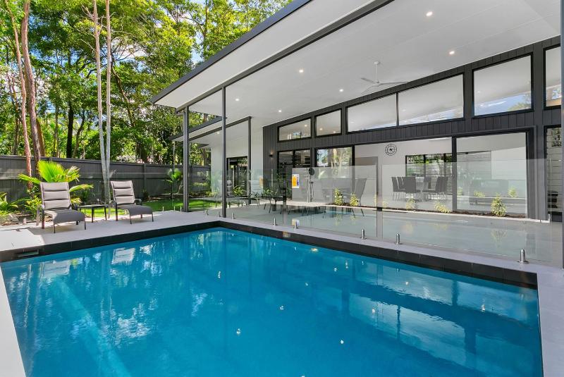 Tiino Villa with Heated Pool Clifton Beach Images