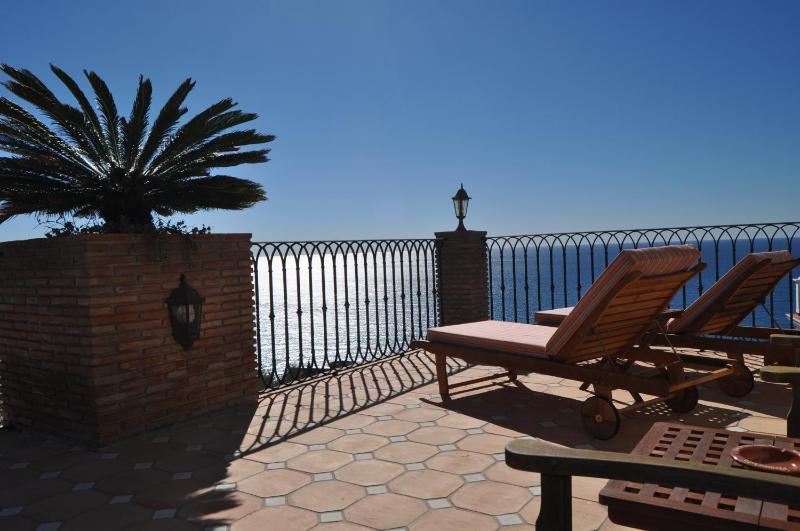 Welcome Inn Nerja guest house Luxury Bed & Breakfast - image 3