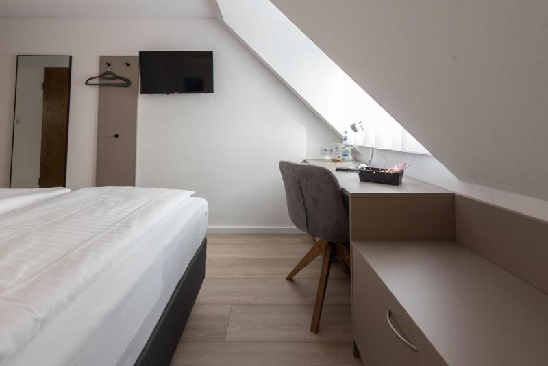 Budget Double Room image 2