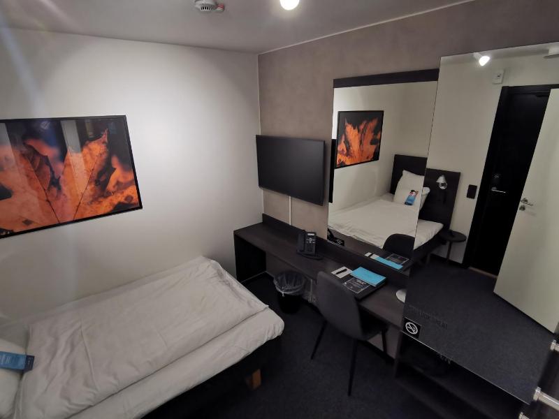 Compact Single Room  (No window) image 2