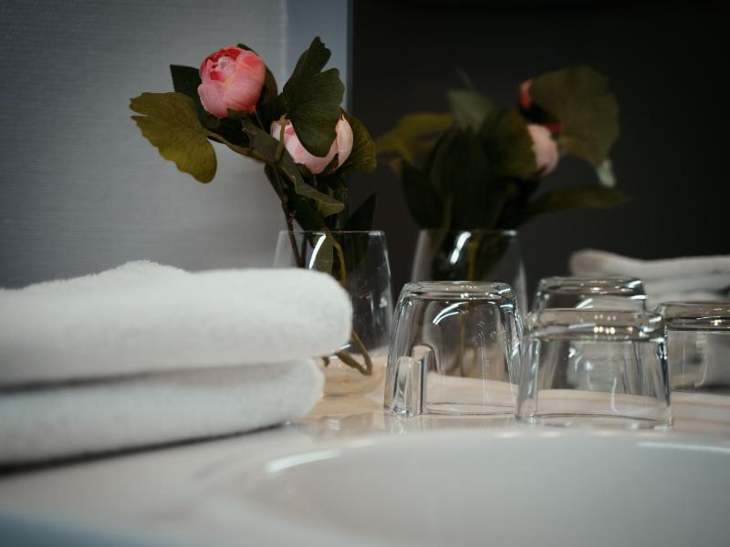 Deluxe Double Room image 4