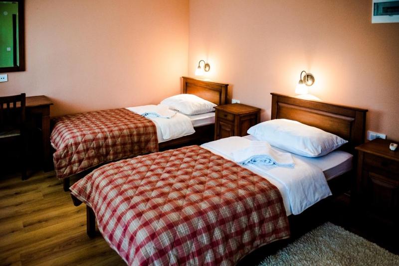 Twin Room image 1