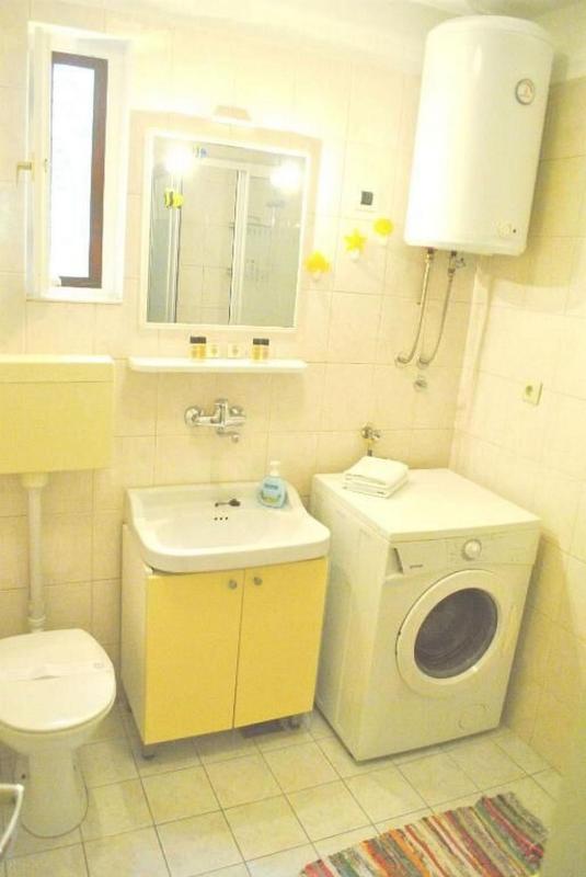One-Bedroom Apartment image 2
