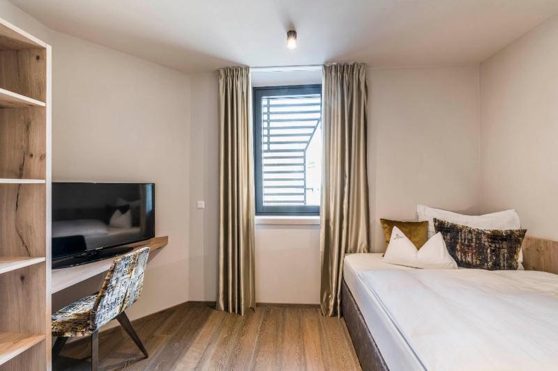 Two-Bedroom Suite image 4