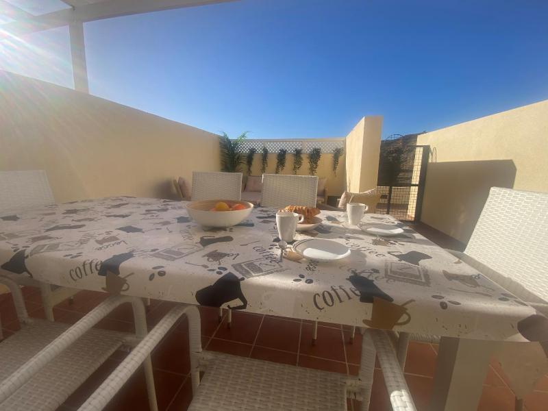 Recently Renovated Family Duplex Overlooking the Pool - image 37