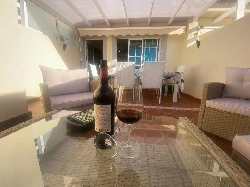Recently Renovated Family Duplex Overlooking the Pool - image 11