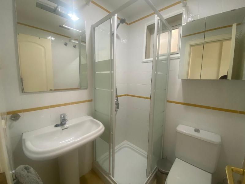 Recently Renovated Family Duplex Overlooking the Pool - image 49