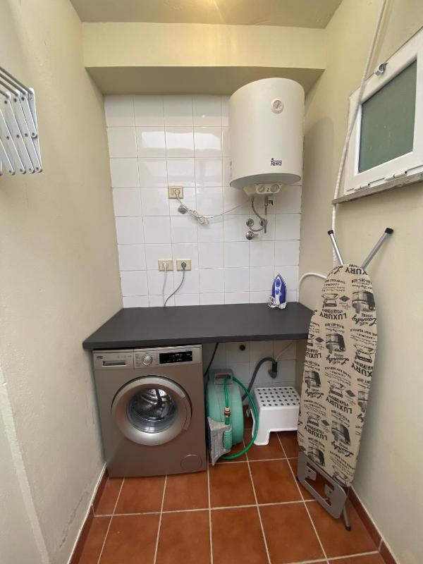 Recently Renovated Family Duplex Overlooking the Pool - image 12