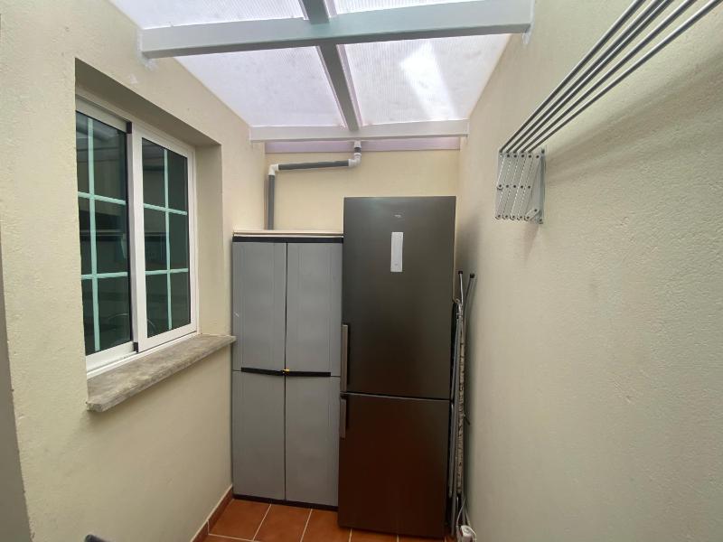 Recently Renovated Family Duplex Overlooking the Pool - image 16