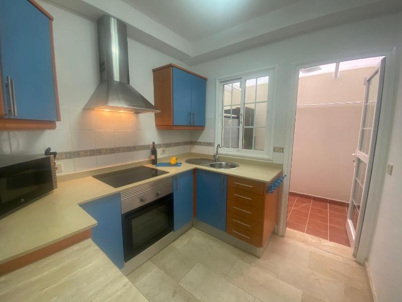 Recently Renovated Family Duplex Overlooking the Pool - image 14