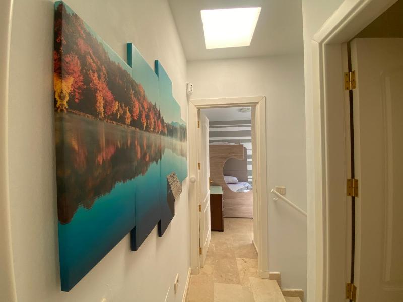 Recently Renovated Family Duplex Overlooking the Pool - image 42